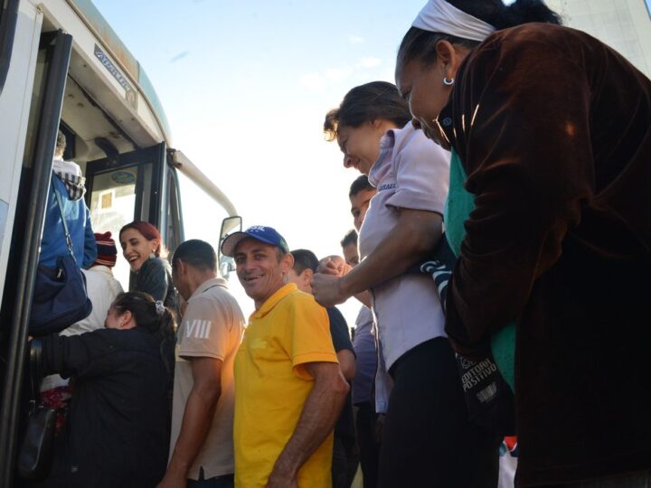 Rodoviários do Rio decidem suspender greve e ônibus voltam a circular