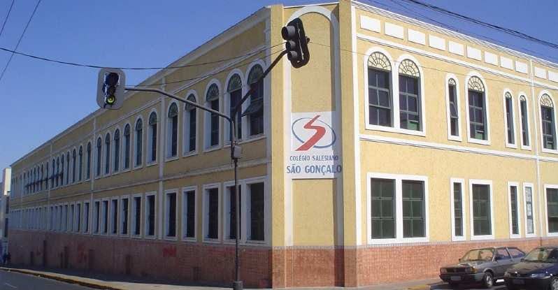 Sindicato acusa padres e diretores por assédio moral a professores em escola