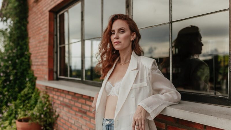 Lorena Ly lança EP “Amor e Casa” nesta sexta-feira com show exclusivo no Misc
