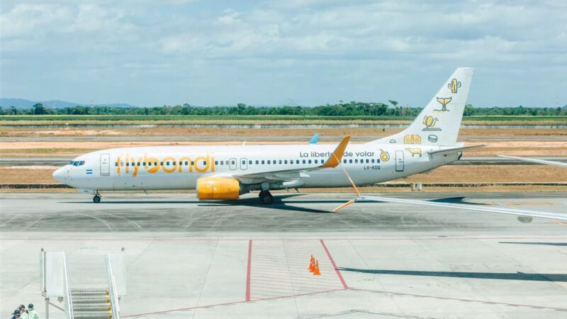 Anac limita a venda de passagens aéreas da Flybondi no Brasil