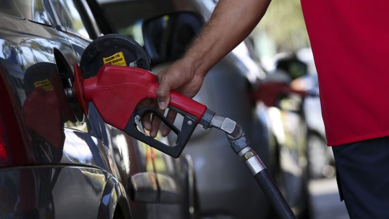 Governo adia reunião que pode aumentar etanol na gasolina para 32%