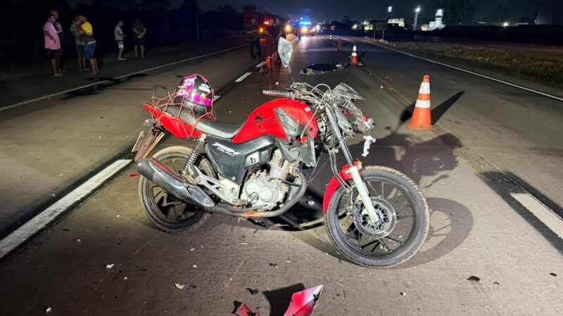 Jovem de 19 anos morre após bater motocicleta em boi na rodovia BR-364 em Cuiabá
