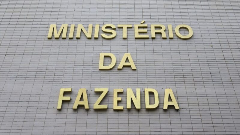 Com precatórios, previsão de déficit primário soma R$ 52 bilhões