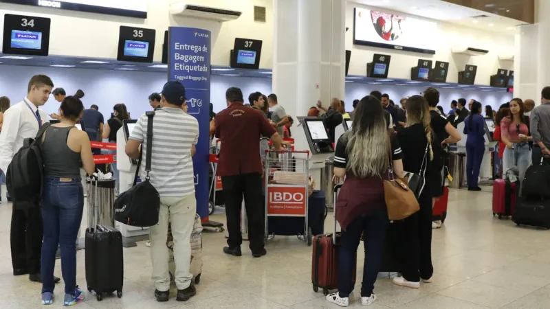 Setor de serviços cai 0,4% em maio por recuo na área de transportes