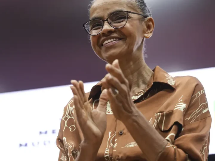 Marina Silva recebe maior condecoração da França em Brasília