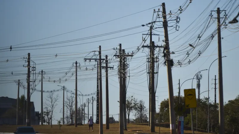 Número de acidentes com a rede elétrica cresceu no Brasil em 2025