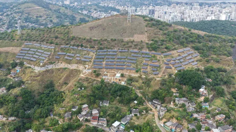 Usina solar em comunidade de Niterói gera energia para 19 creches