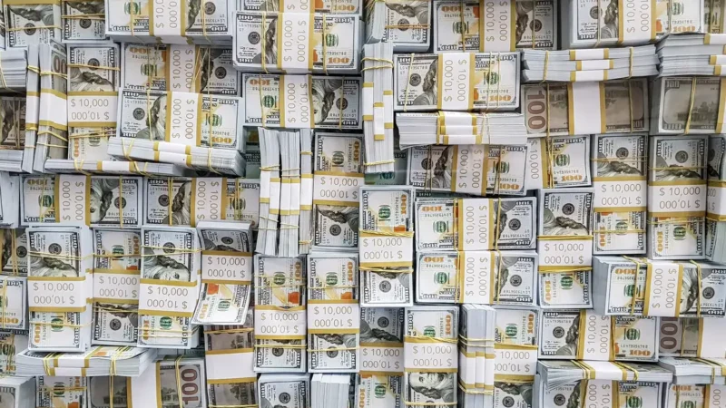 Dólar cai a R$ 5,14 com alívio no mercado externo