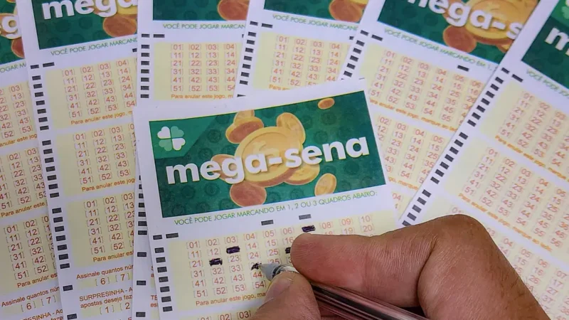 Mega-Sena sorteia prêmio acumulado de R$ 165 milhões neste domingo