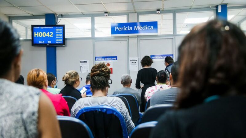 Fila de espera do INSS cai para 1,2 milhão de requerimentos