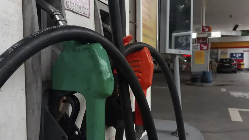 Segunda maior refinaria do país reduz preço da gasolina em 11,3%