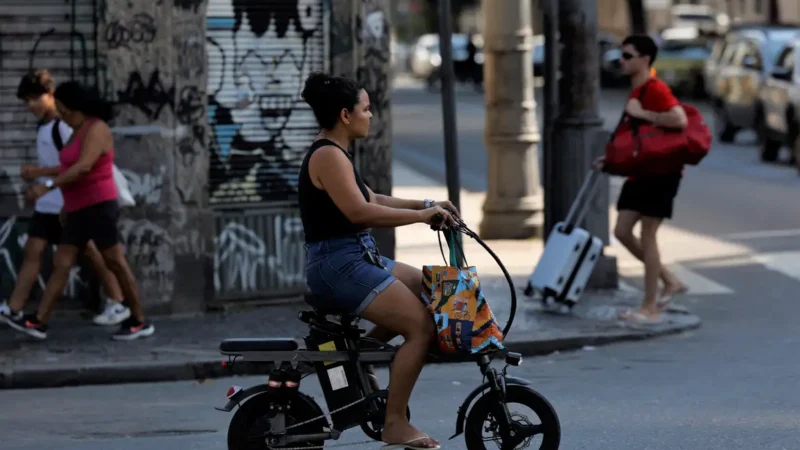 Fenômeno das bikes elétricas é tema do Caminhos da Reportagem