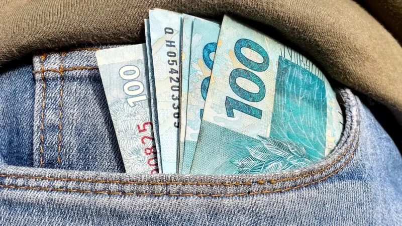 Beneficiários com NIS de final 4 recebem Bolsa Família de agosto