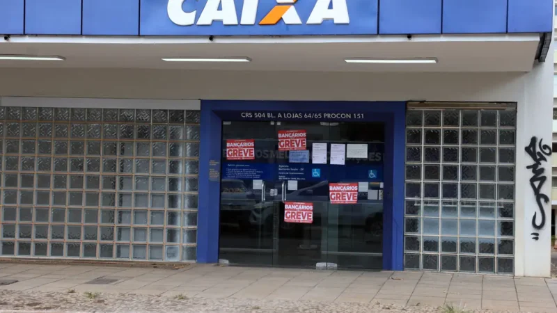 Caixa entra em greve nacional; BB tem paralisação parcial