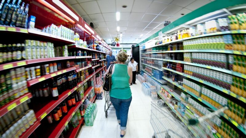 Cesta básica ficou mais barata em 25 capitais em agosto