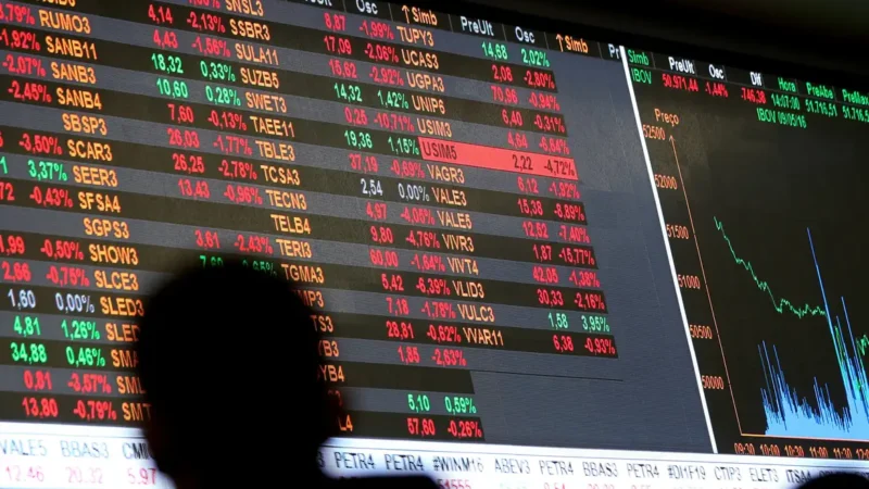 Dólar cai a R$ 5, e bolsa sobe quase 8% após primeiro turno