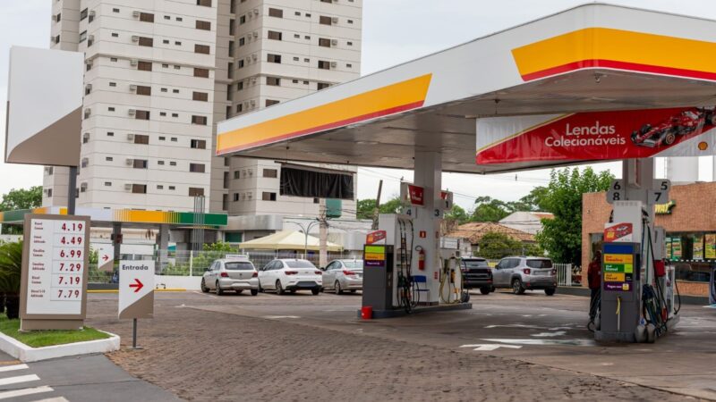Procon fiscaliza 52 postos de combustíveis em Cuiabá durante operação