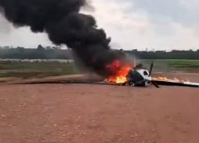 Ocupantes ateiam fogo em avião após pouso forçado por interceptação da FAB em MT
