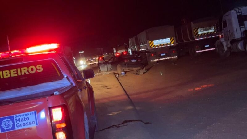 Colisão entre carro e caminhão deixa quatro pessoas feridas na BR-070; duas são crianças