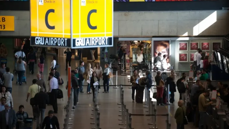 Finados: 2 milhões de passageiros devem passar por aeroportos do país