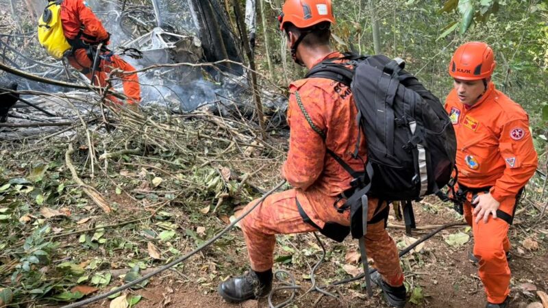 Justiça bloqueia bens de empresa por queda de helicóptero, no Rio