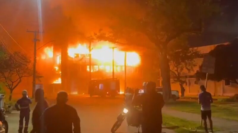 Incêndio causa danos a prédio da Universidade Federal de Pernambuco