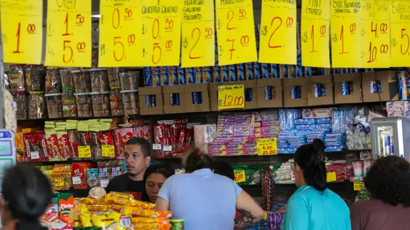 Governo prevê crédito a empresas afetadas por fim da 6×1, diz Durigan