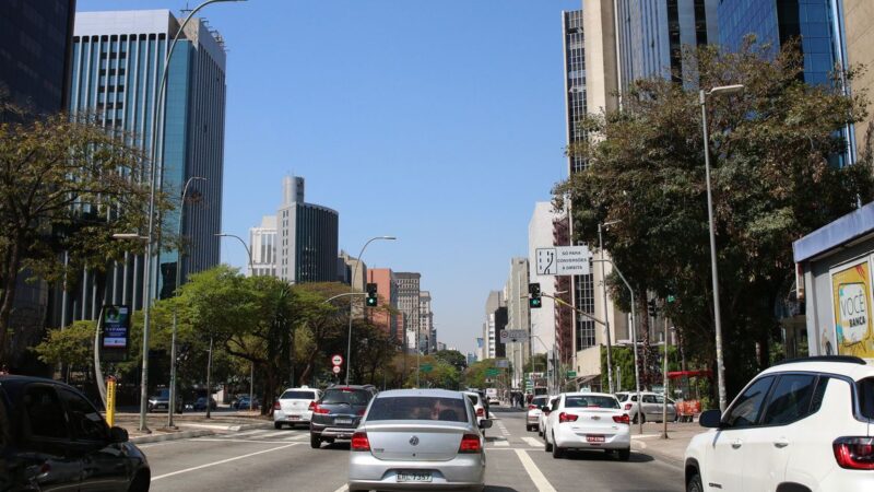 Economistas propõem taxar ricos em vez de cortar gastos sociais